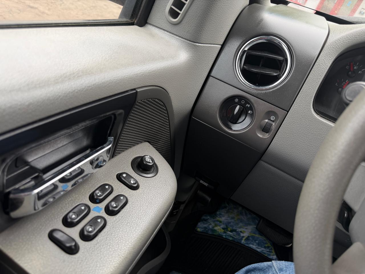 Ford F-150 XL SuperCrew Short Bed 4WD 2008