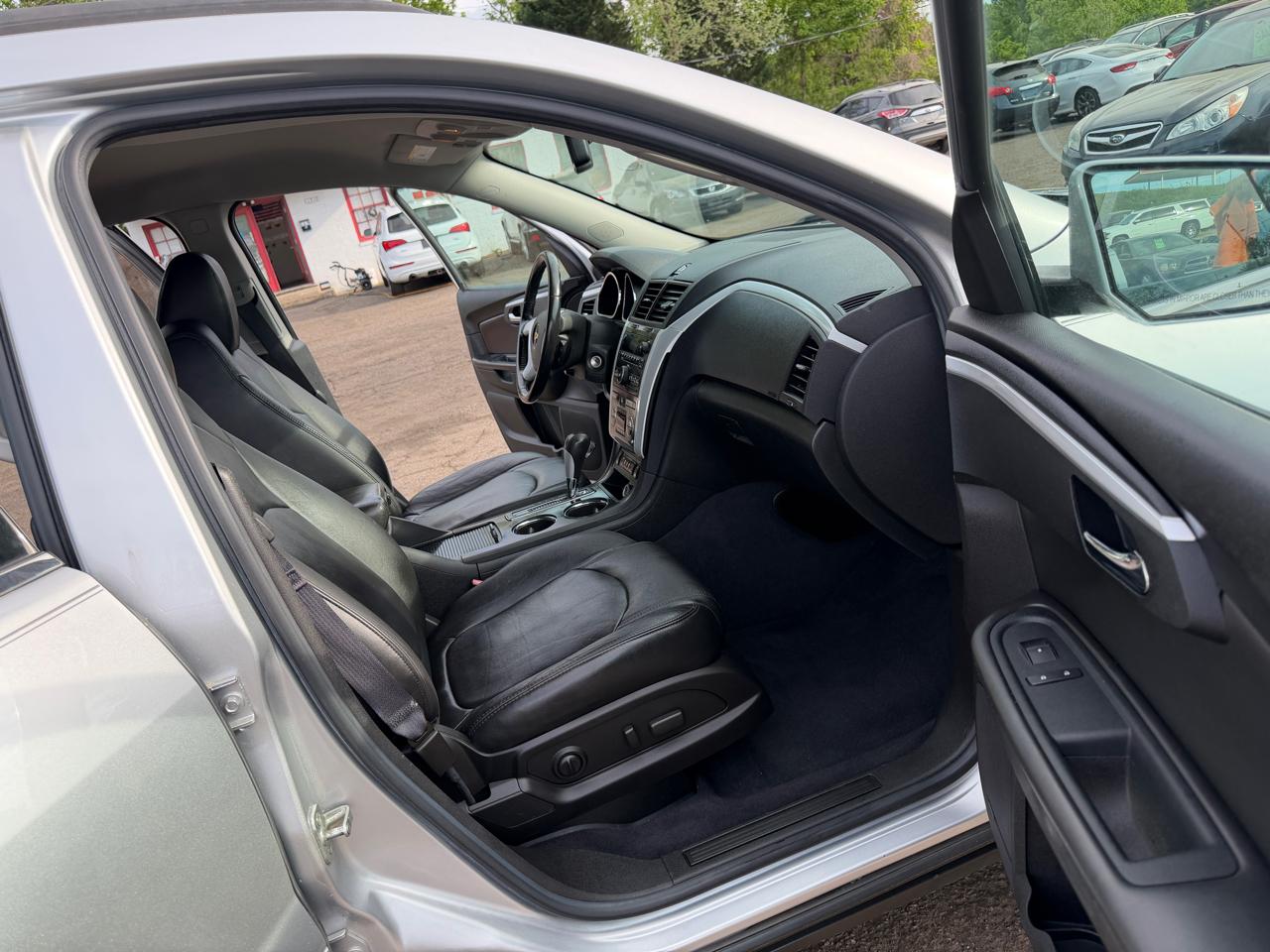 Chevrolet Traverse LT 2011