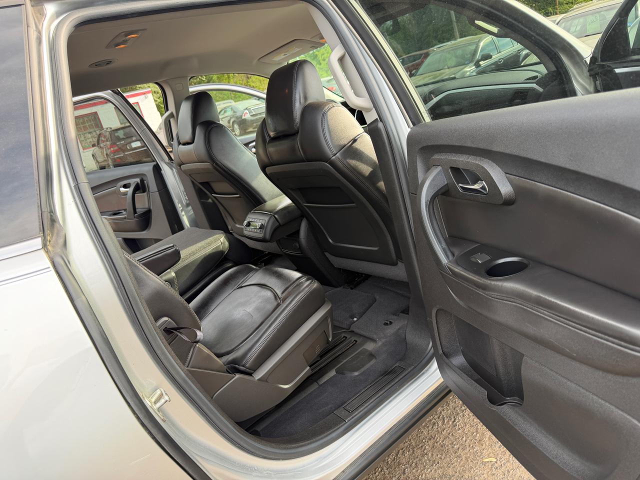 Chevrolet Traverse LT 2011