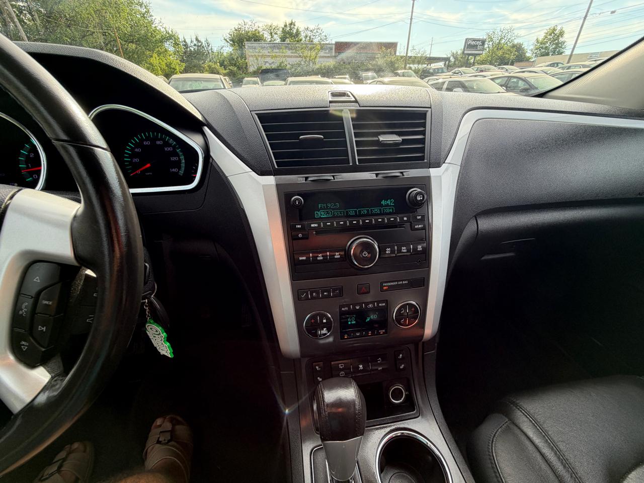 Chevrolet Traverse LT 2011