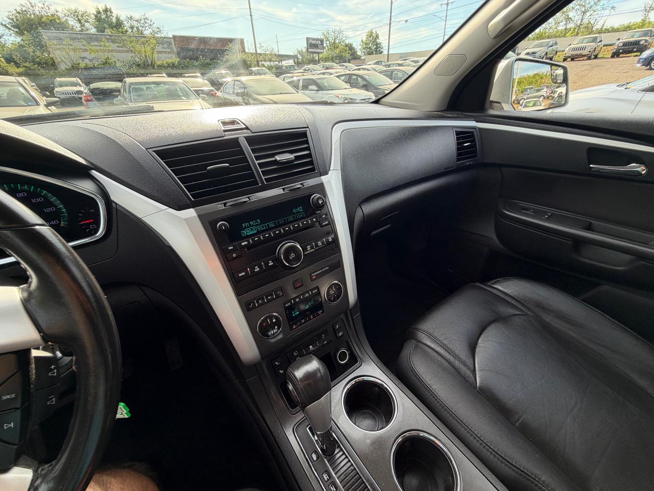 Chevrolet Traverse LT 2011