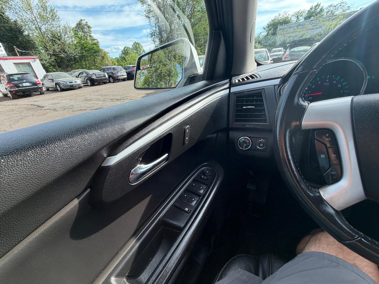 Chevrolet Traverse LT 2011