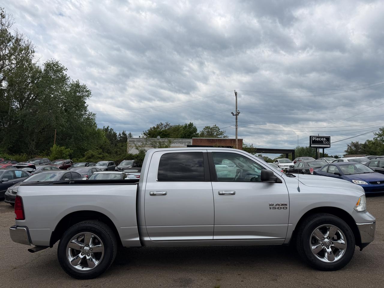 RAM 1500 SLT Crew Cab SWB 2WD 2014