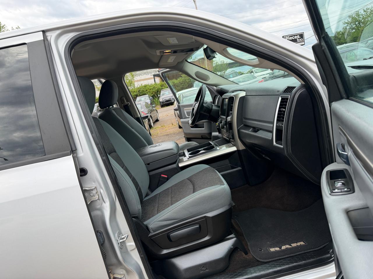 RAM 1500 SLT Crew Cab SWB 2WD 2014