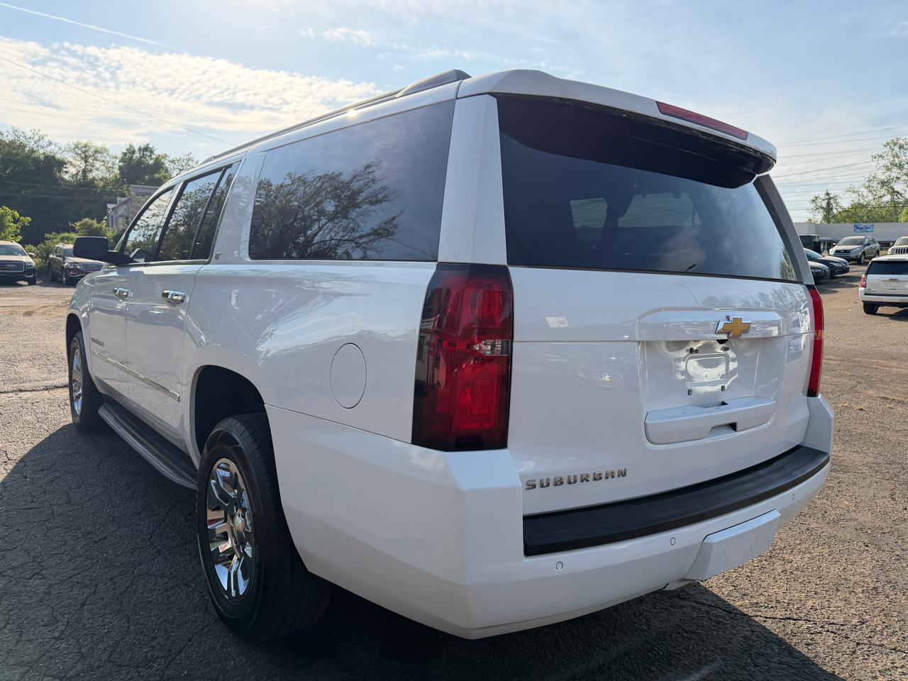 Chevrolet Suburban LT 1500 4WD 2015