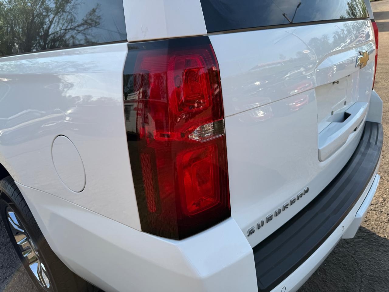 Chevrolet Suburban LT 1500 4WD 2015