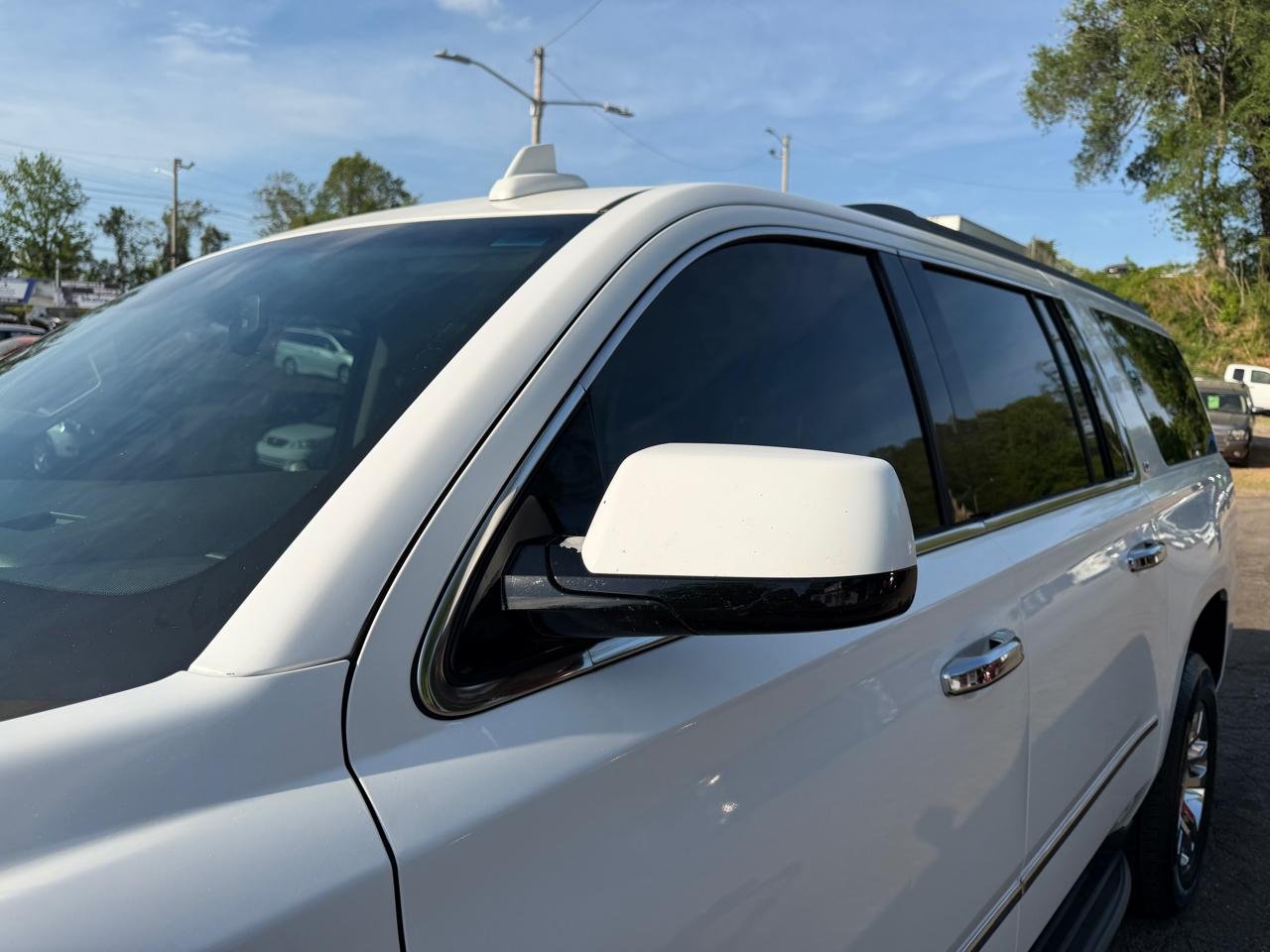 Chevrolet Suburban LT 1500 4WD 2015