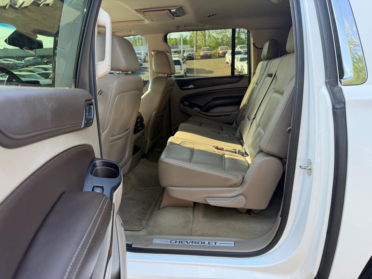 Chevrolet Suburban LT 1500 4WD 2015