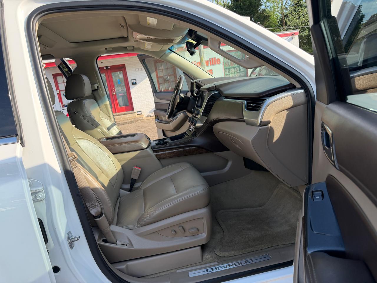 Chevrolet Suburban LT 1500 4WD 2015