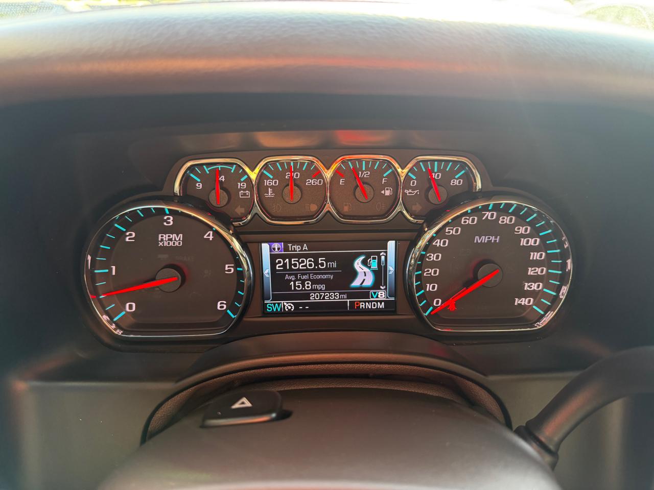 Chevrolet Suburban LT 1500 4WD 2015