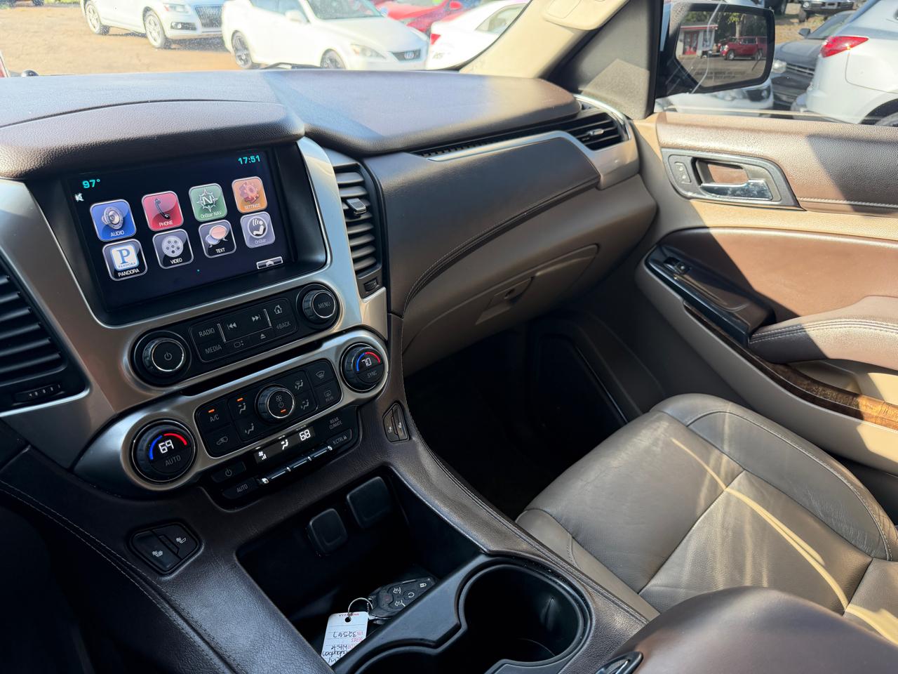 Chevrolet Suburban LT 1500 4WD 2015