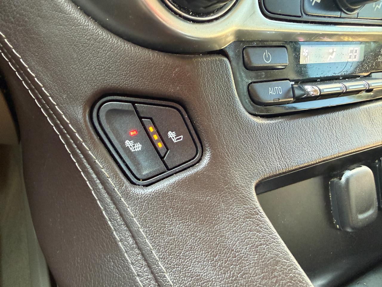 Chevrolet Suburban LT 1500 4WD 2015