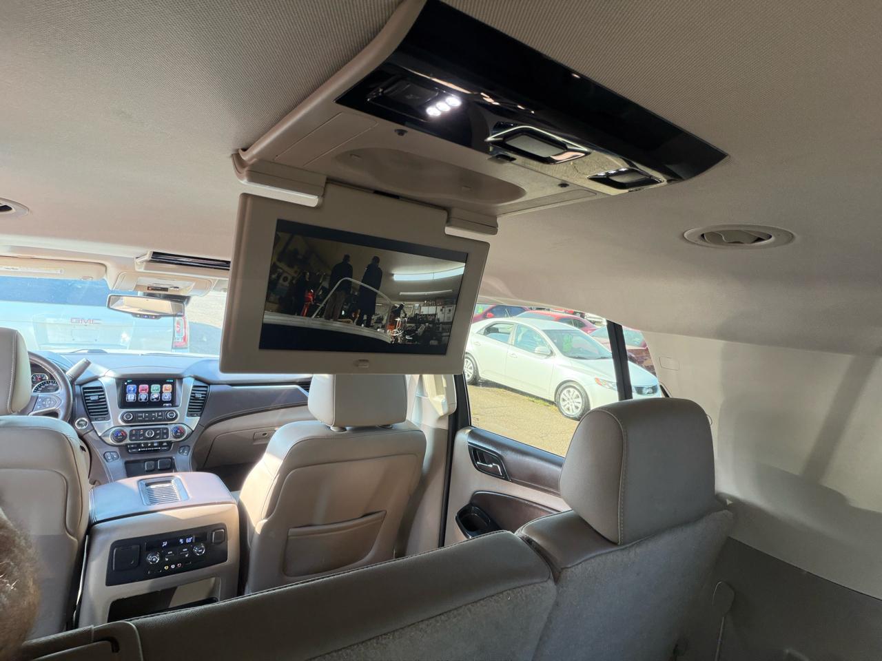 Chevrolet Suburban LT 1500 4WD 2015