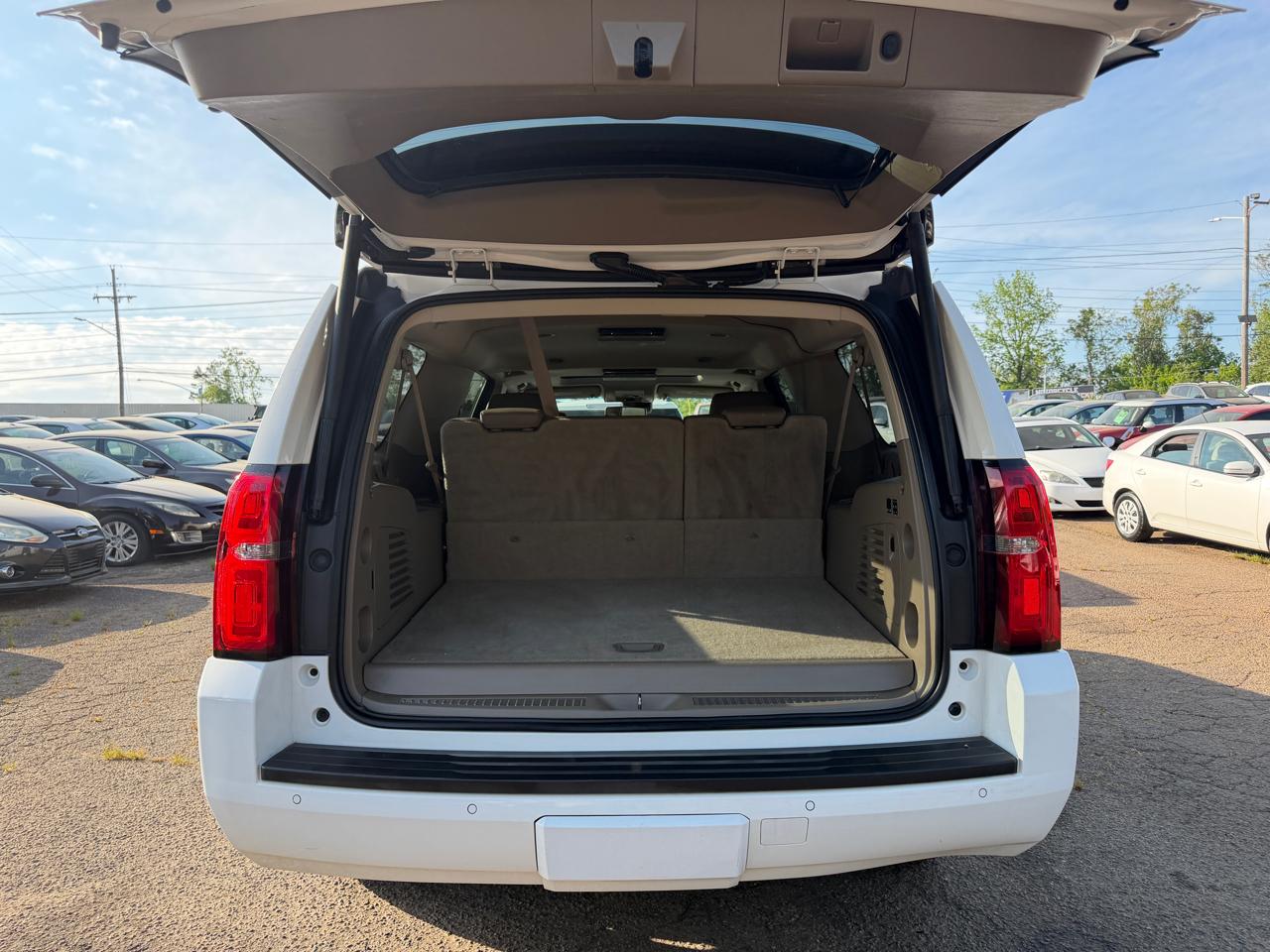 Chevrolet Suburban LT 1500 4WD 2015