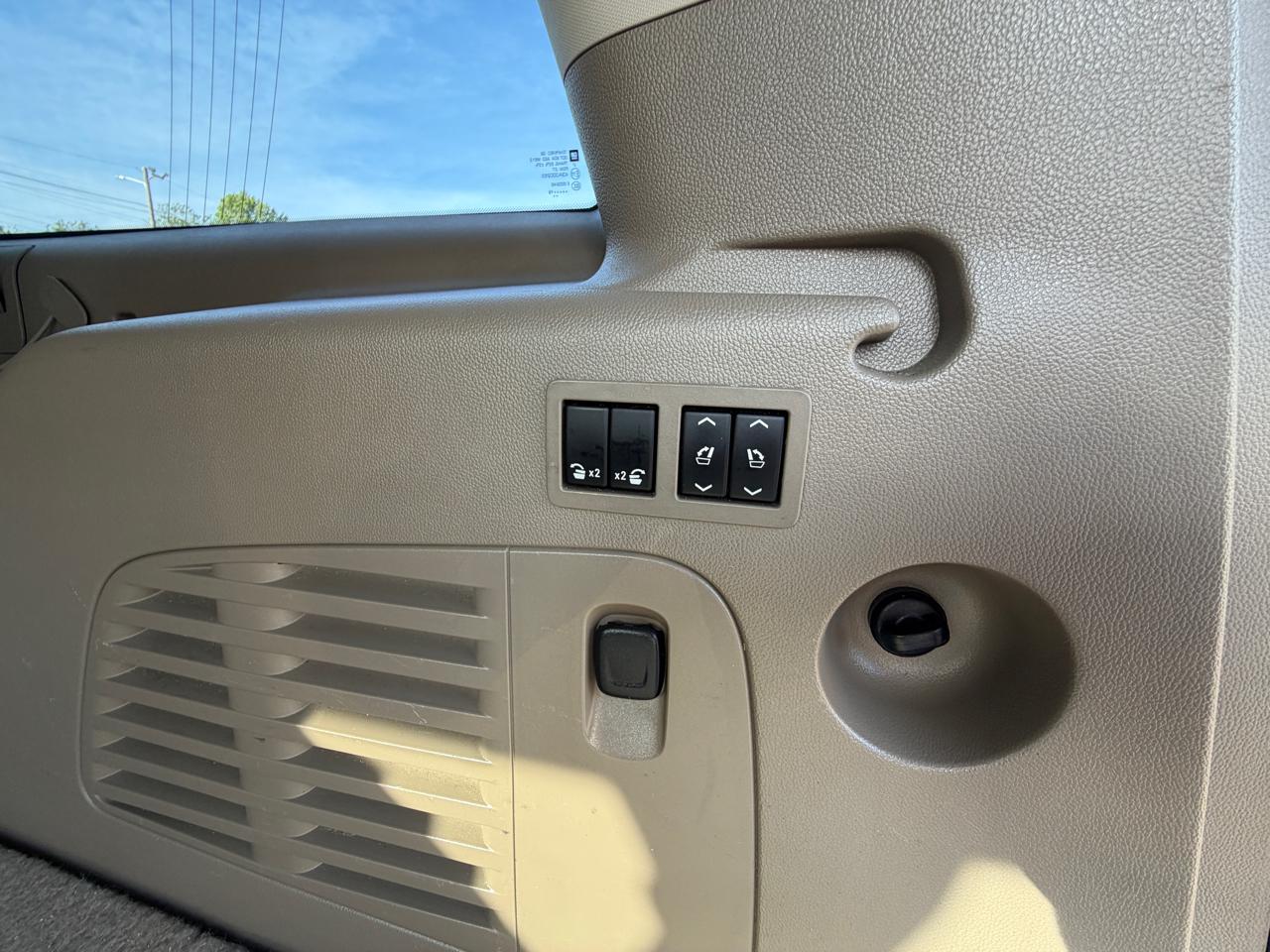 Chevrolet Suburban LT 1500 4WD 2015