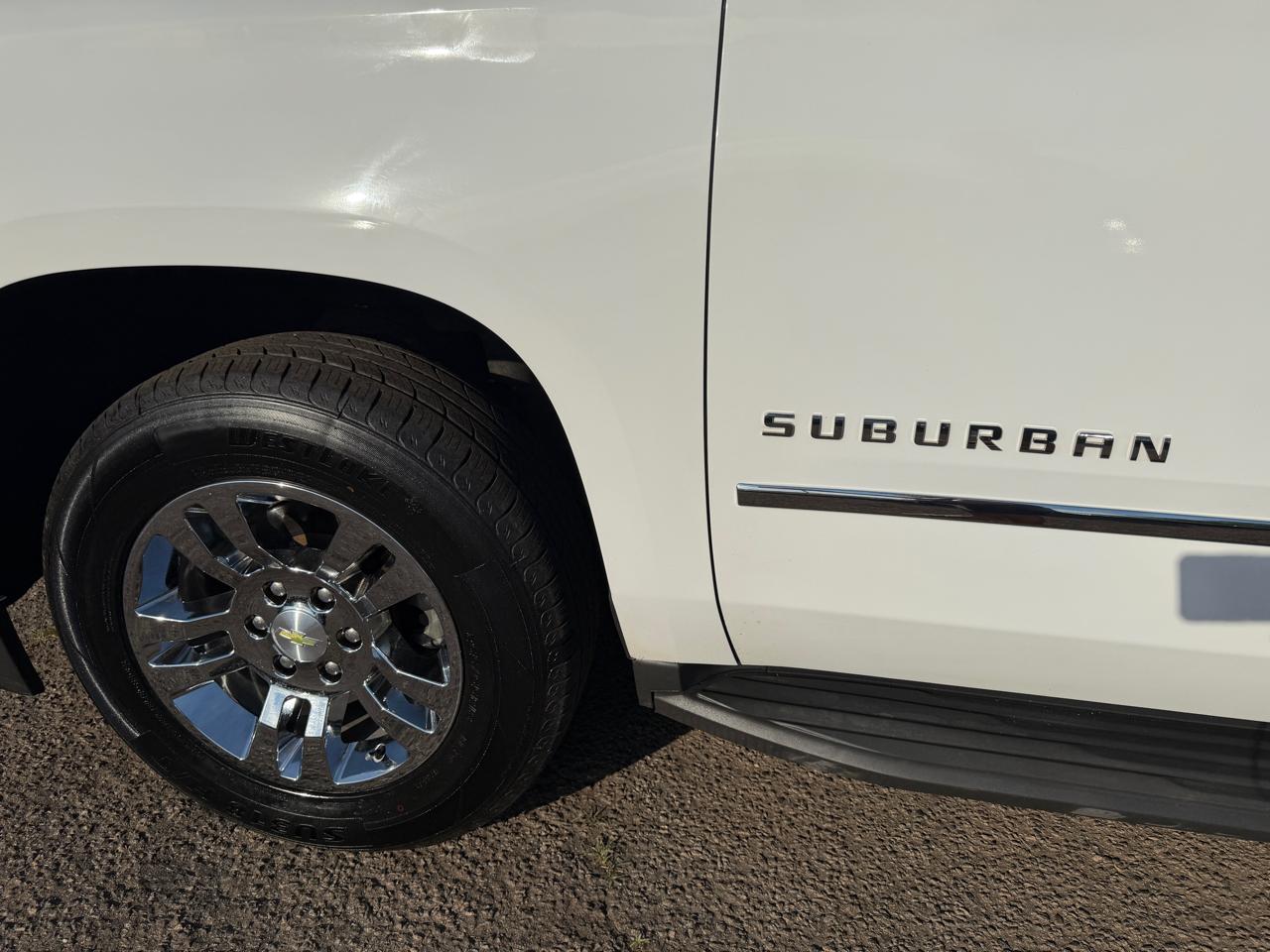 Chevrolet Suburban LT 1500 4WD 2015