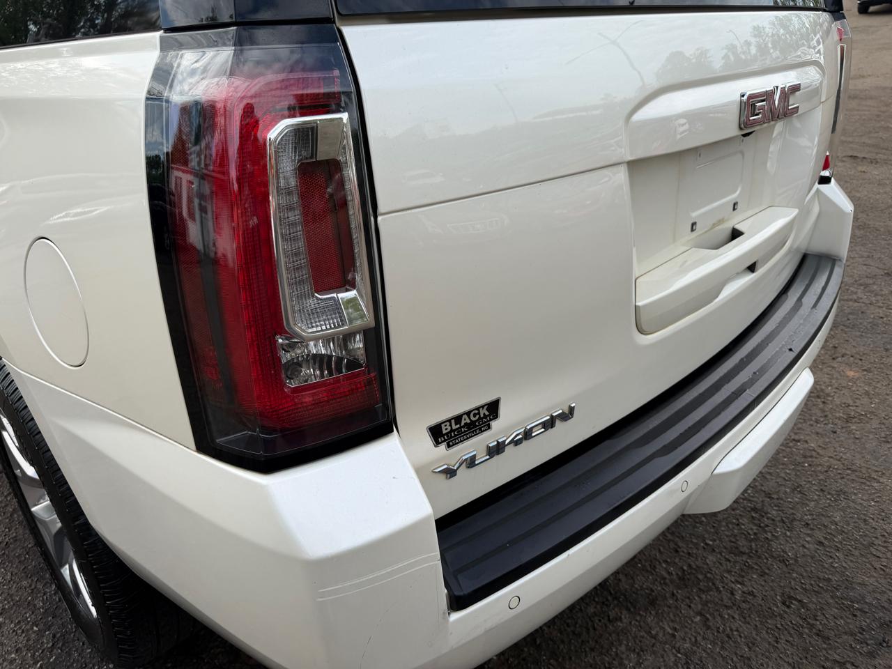 GMC Yukon SLT 4WD 2015