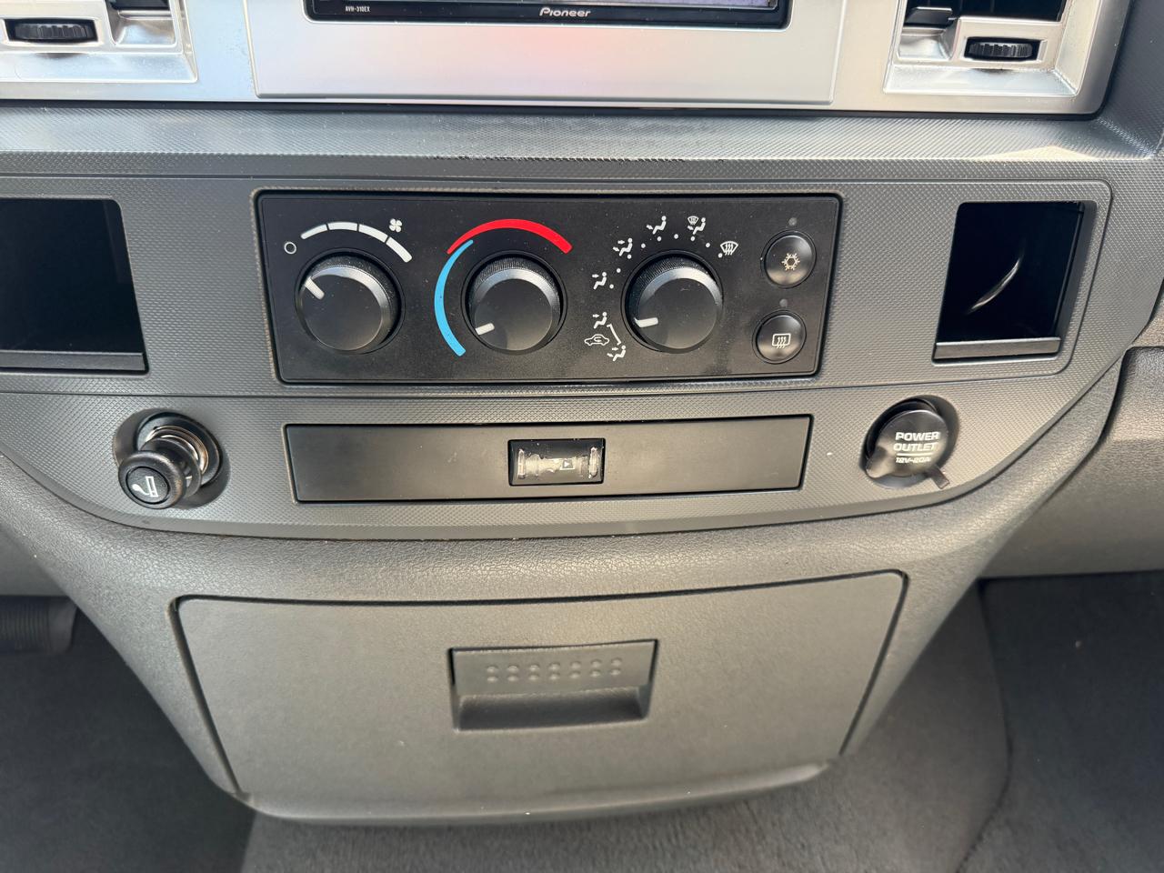 Dodge Ram 1500 SLT Quad Cab 2WD 2007