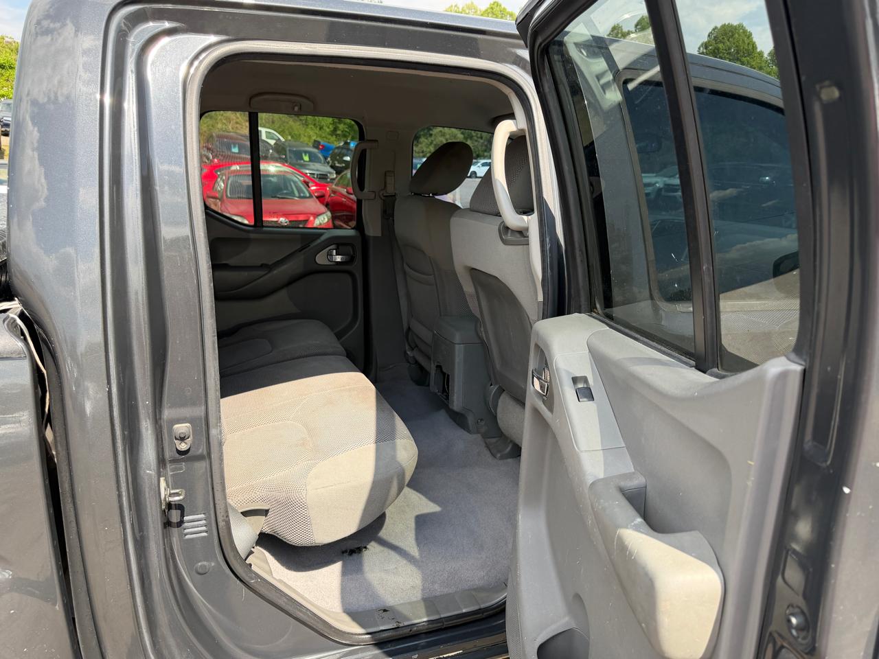 Nissan Frontier SV 2012