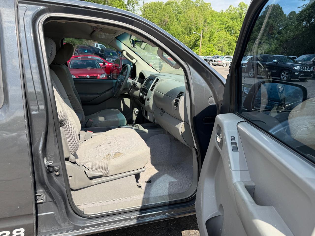 Nissan Frontier SV 2012