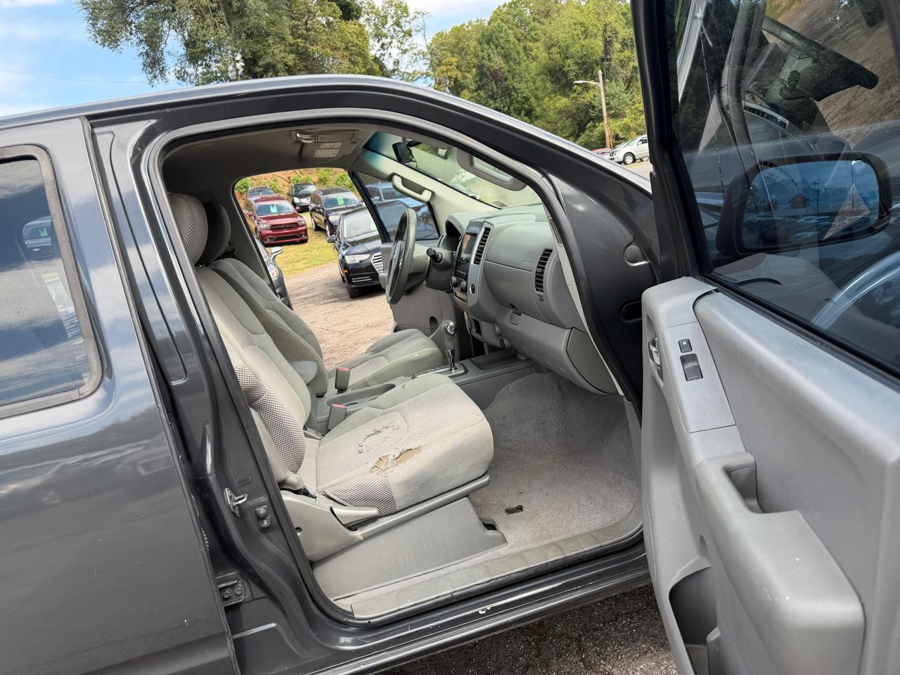 Nissan Frontier SV 2012