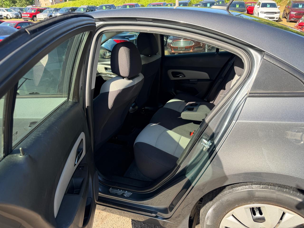 Chevrolet Cruze LS Auto 2013