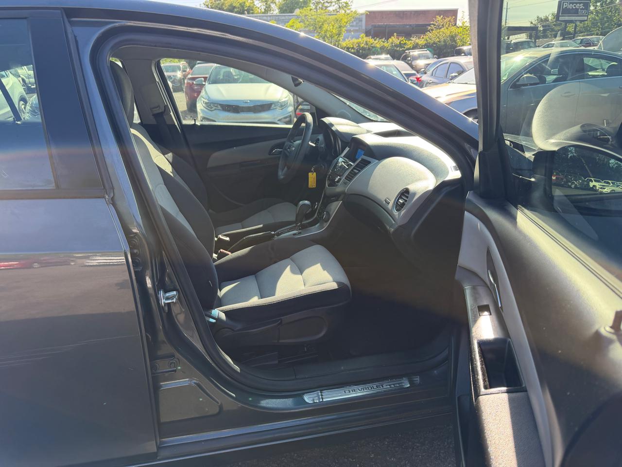 Chevrolet Cruze LS Auto 2013