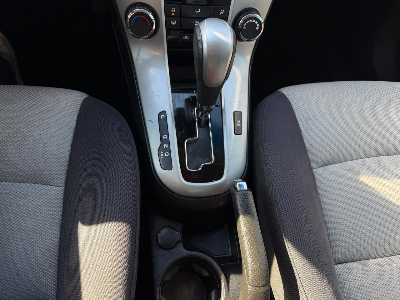 Chevrolet Cruze LS Auto 2013