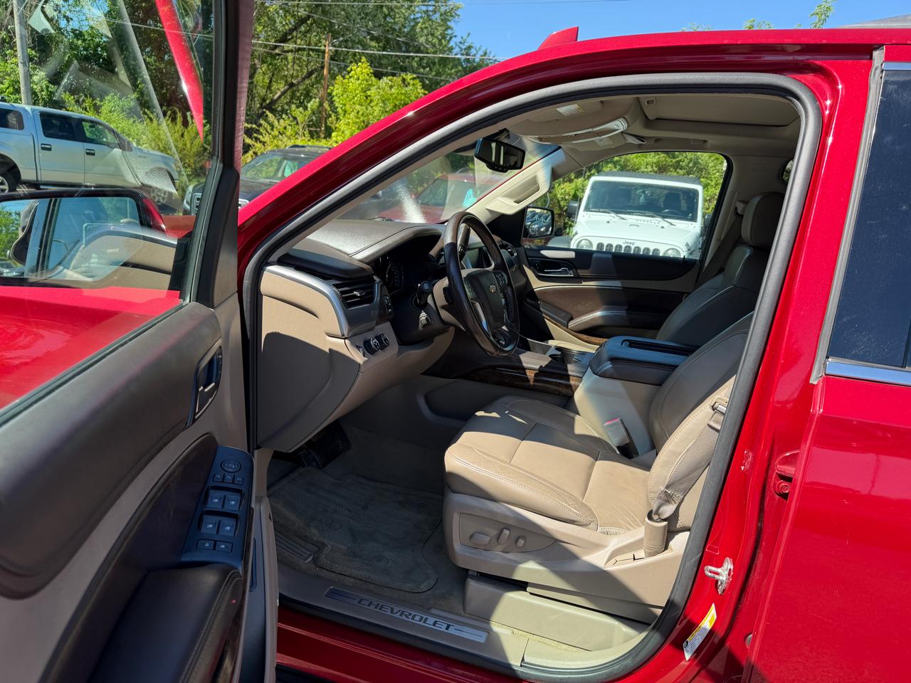 Chevrolet Suburban LT 4WD 2015