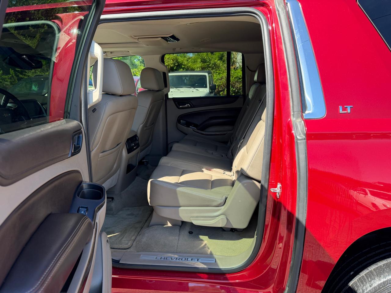 Chevrolet Suburban LT 4WD 2015