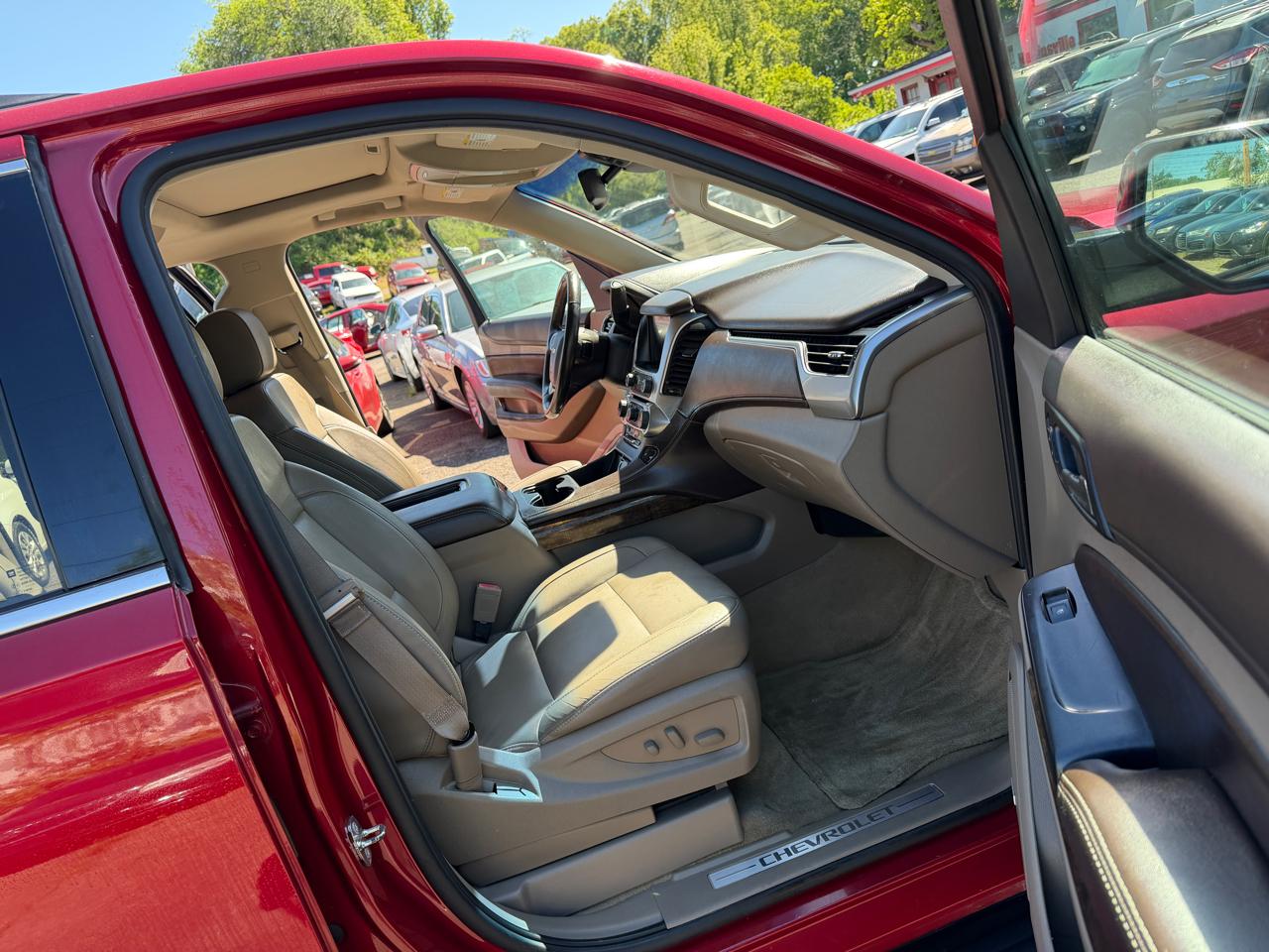 Chevrolet Suburban LT 4WD 2015