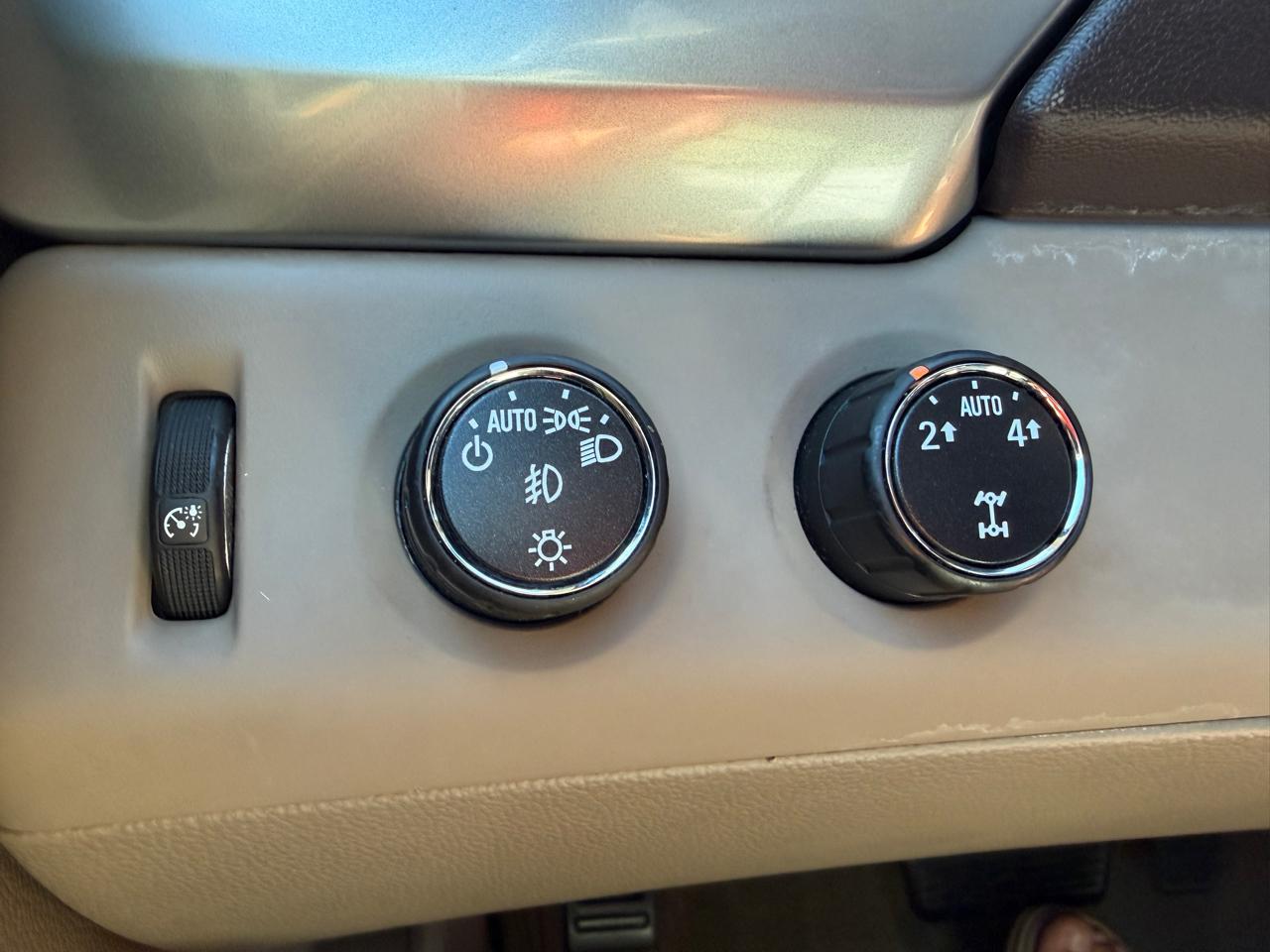 Chevrolet Suburban LT 4WD 2015
