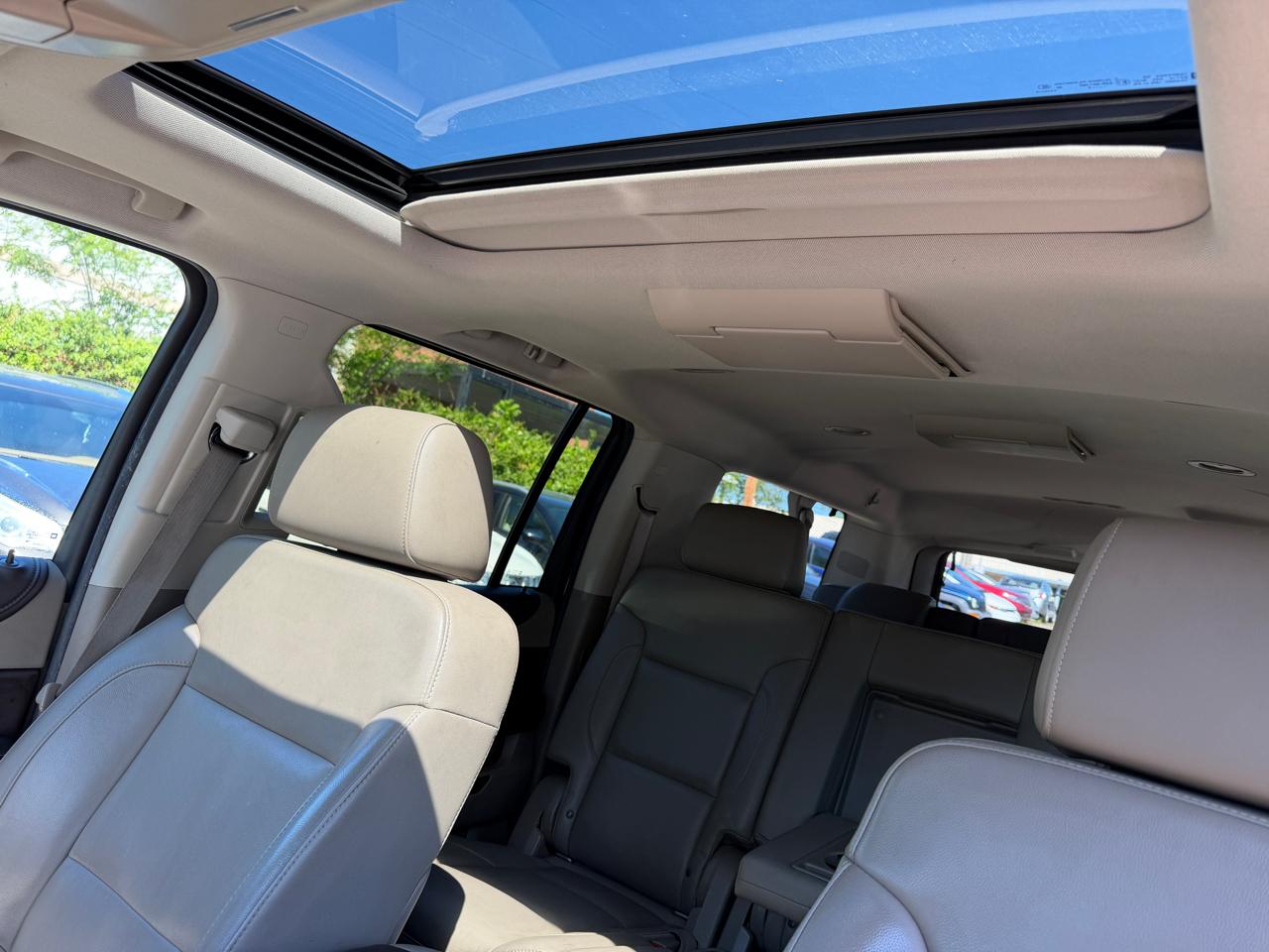 Chevrolet Suburban LT 4WD 2015