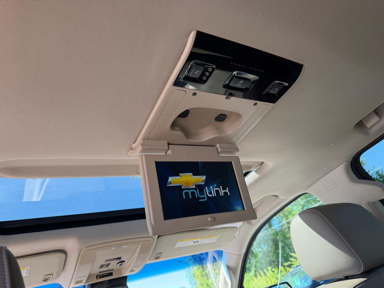 Chevrolet Suburban LT 4WD 2015