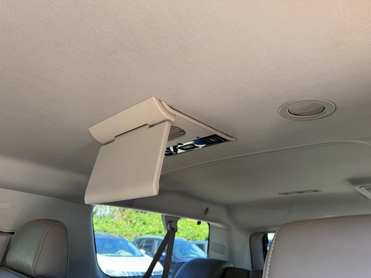 Chevrolet Suburban LT 4WD 2015
