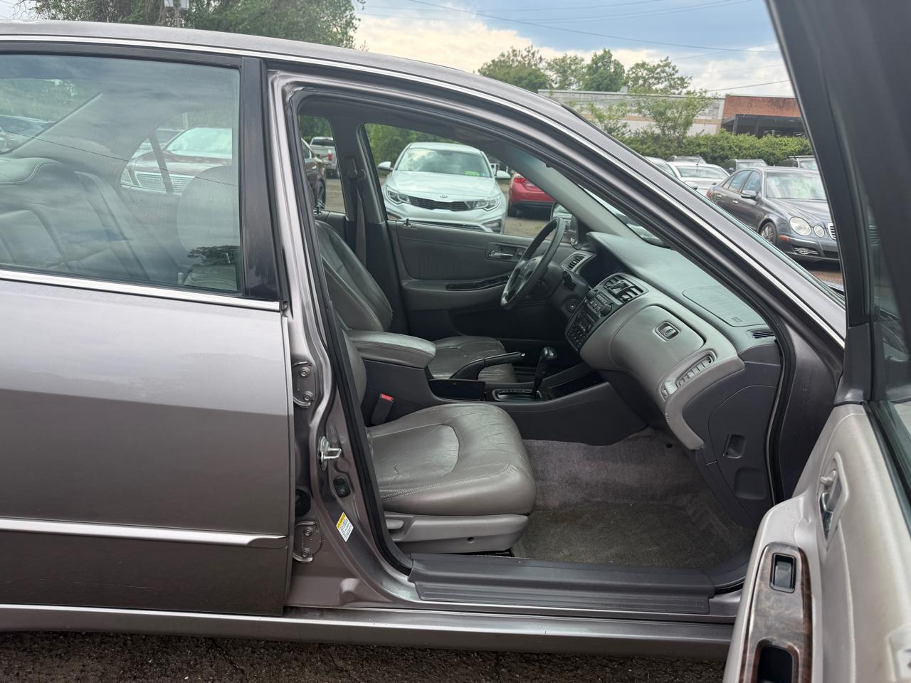 Honda Accord EX Sedan with Leather 2000