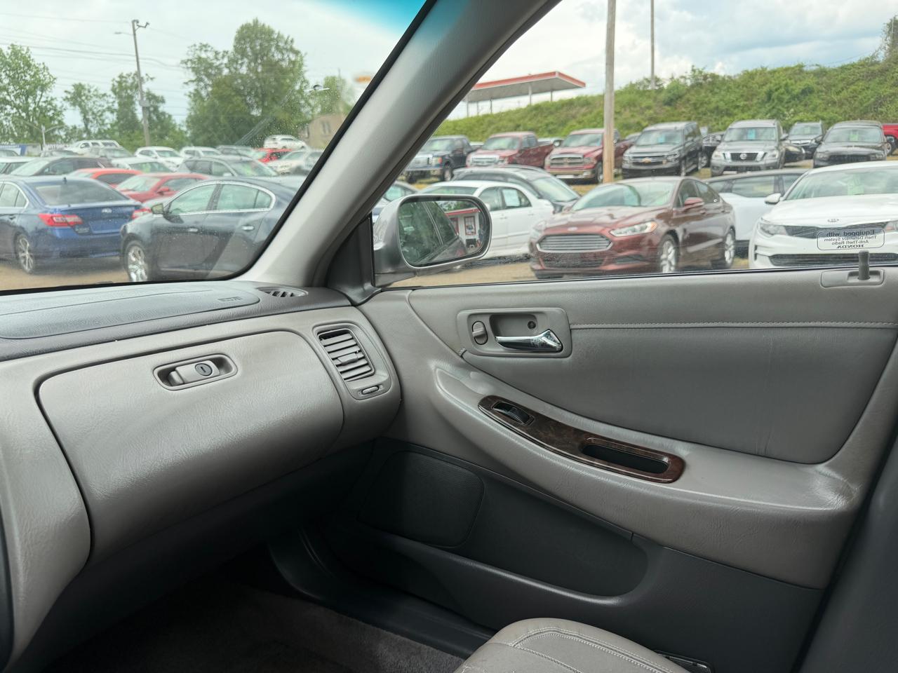 Honda Accord EX Sedan with Leather 2000