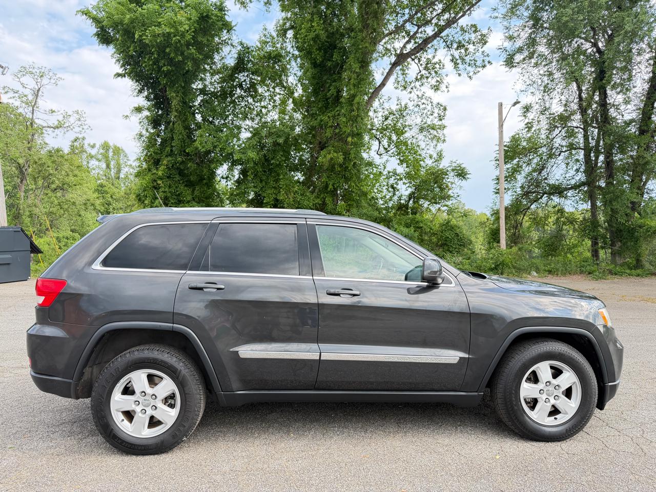 Jeep Grand Cherokee Laredo 4WD 2011