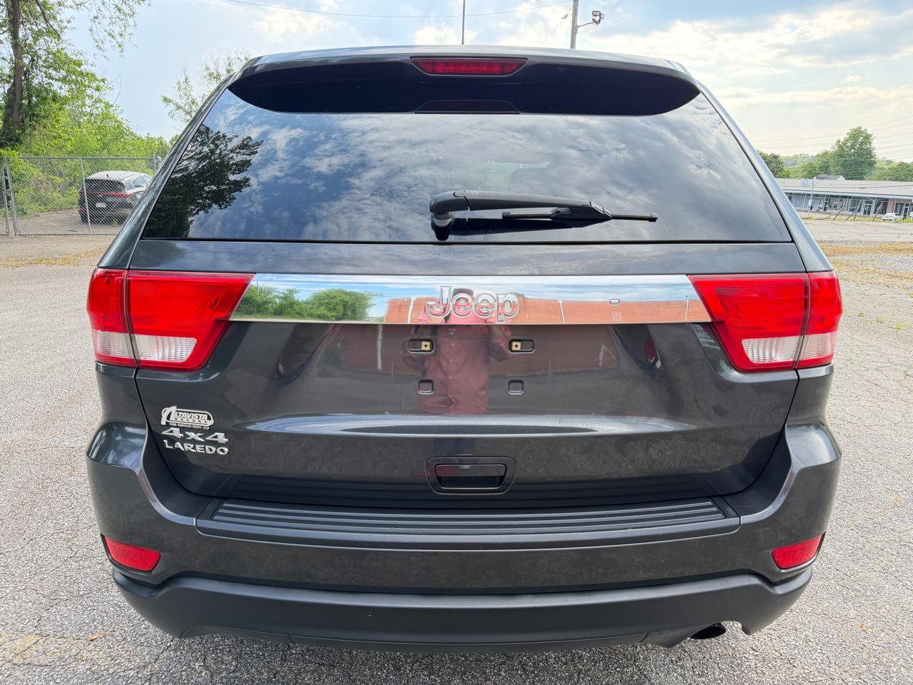 Jeep Grand Cherokee Laredo 4WD 2011
