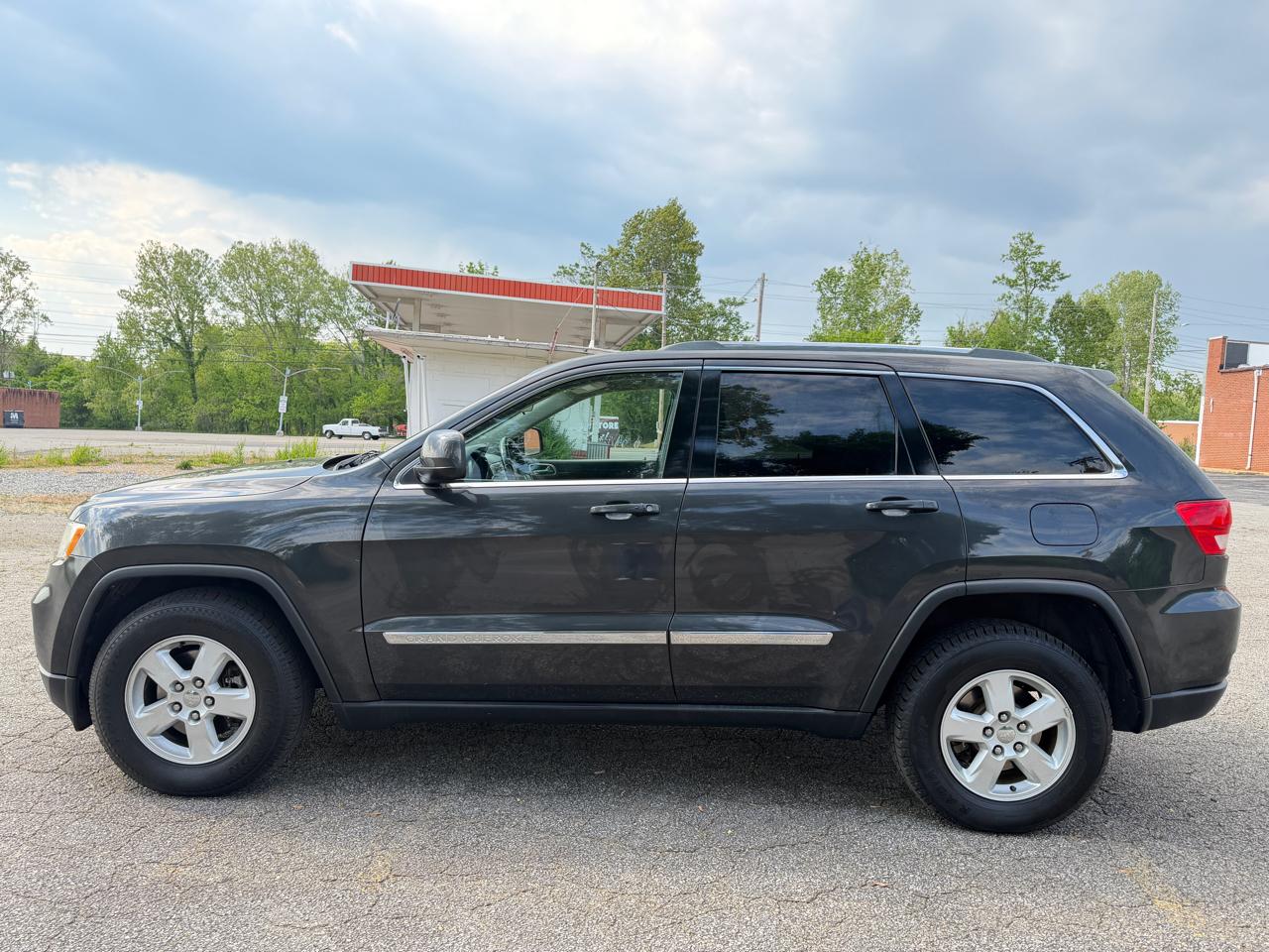 Jeep Grand Cherokee Laredo 4WD 2011