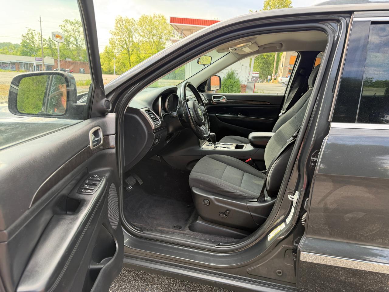 Jeep Grand Cherokee Laredo 4WD 2011