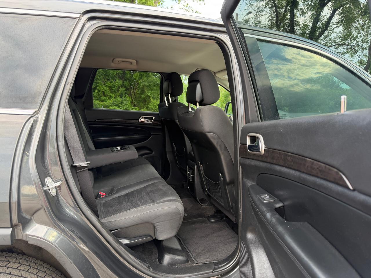 Jeep Grand Cherokee Laredo 4WD 2011