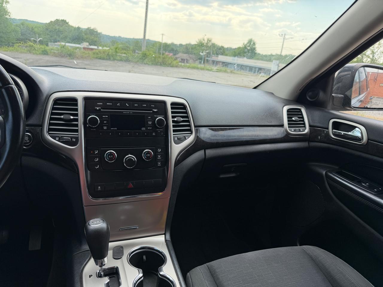 Jeep Grand Cherokee Laredo 4WD 2011