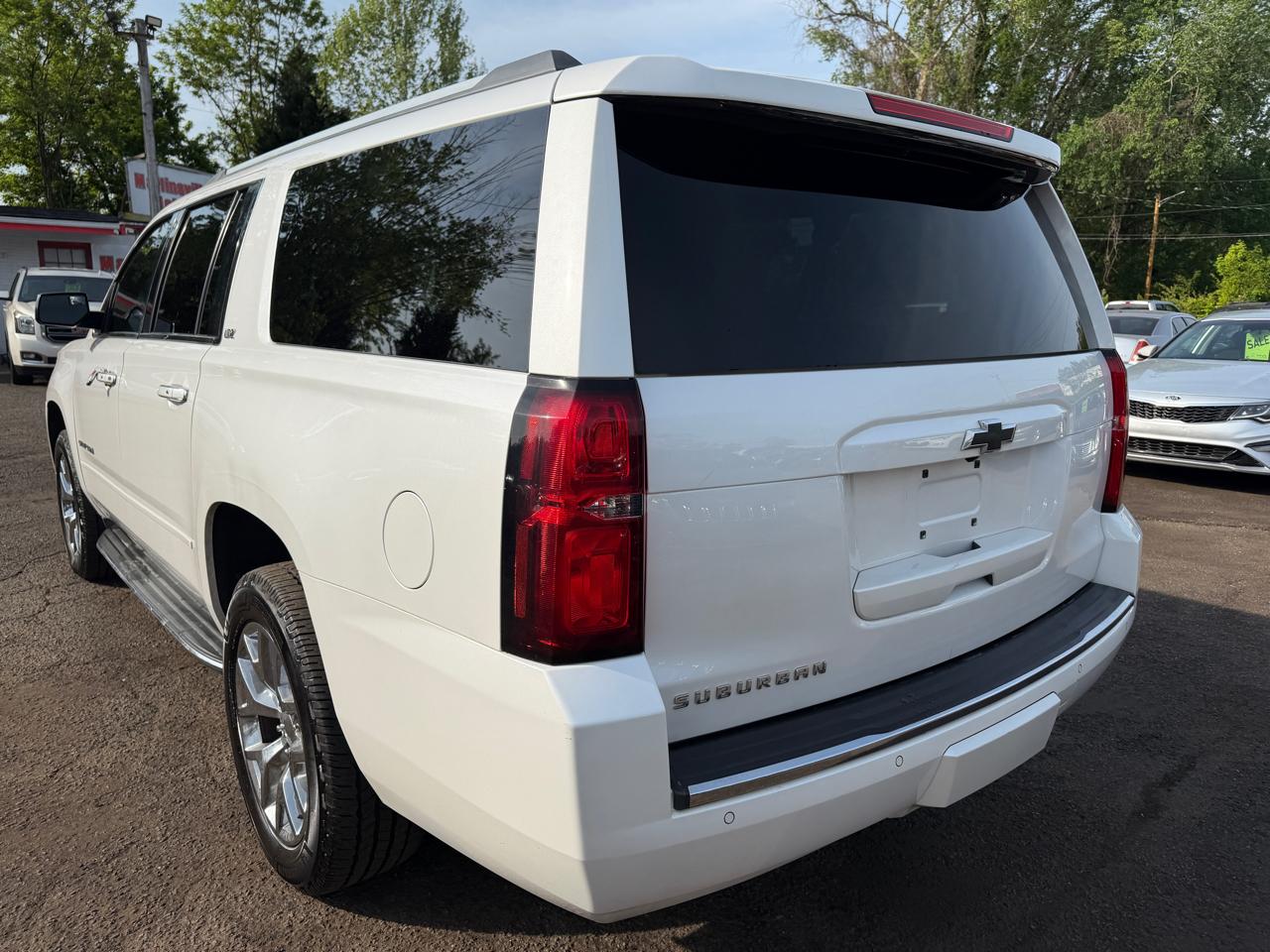 Chevrolet Suburban  2016