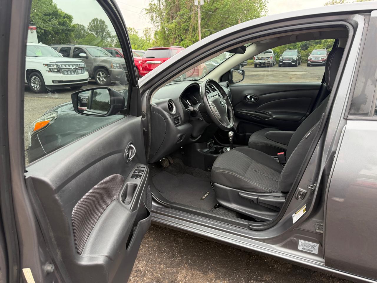 Nissan Versa SV 2019