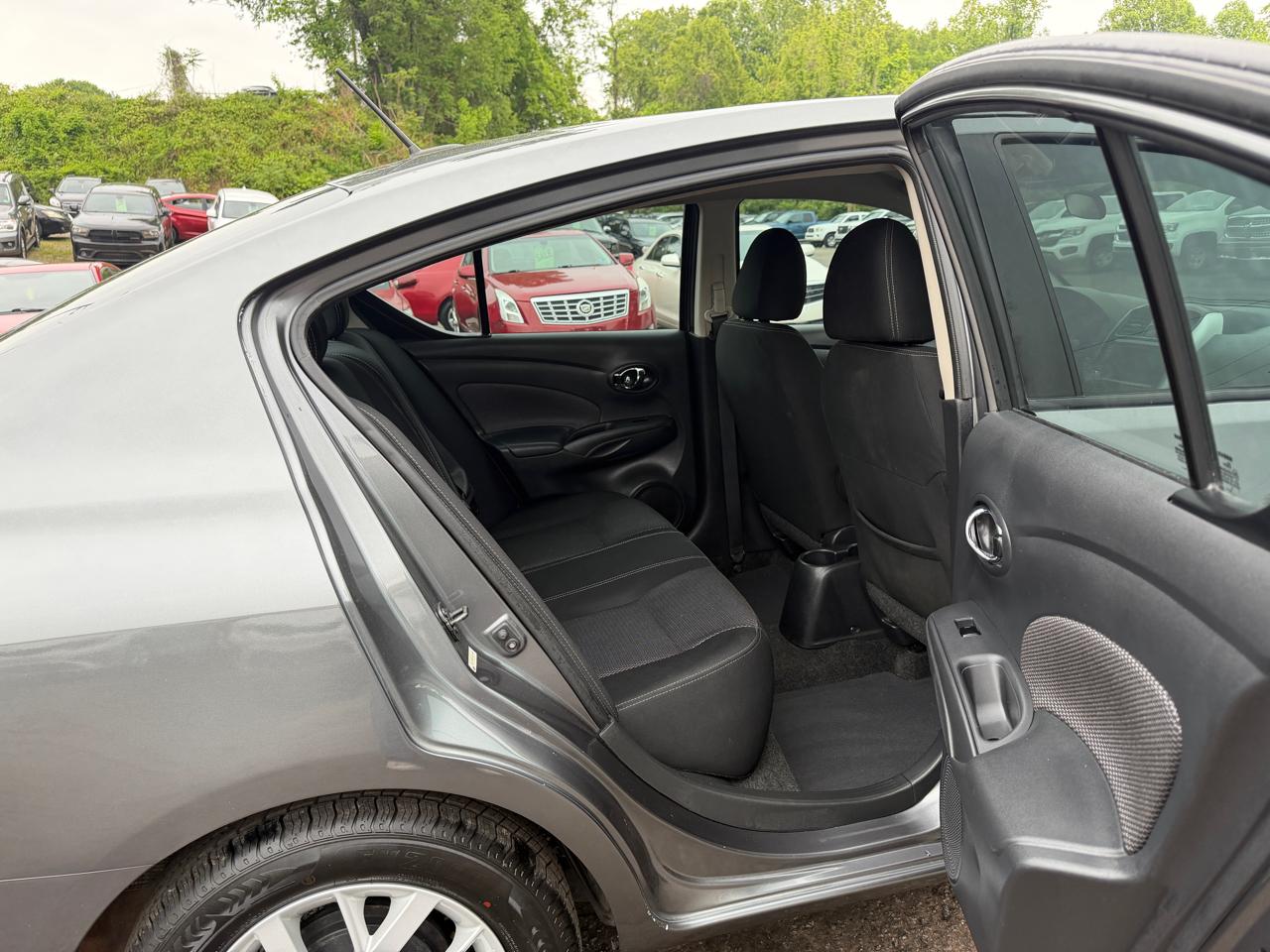 Nissan Versa SV 2019