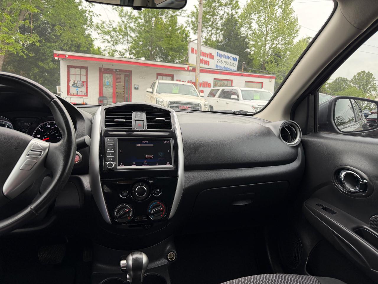Nissan Versa SV 2019