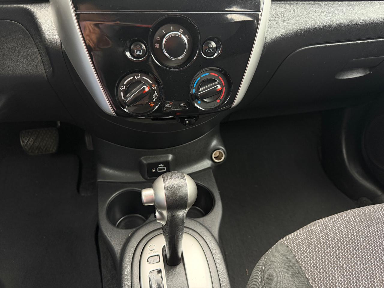 Nissan Versa SV 2019