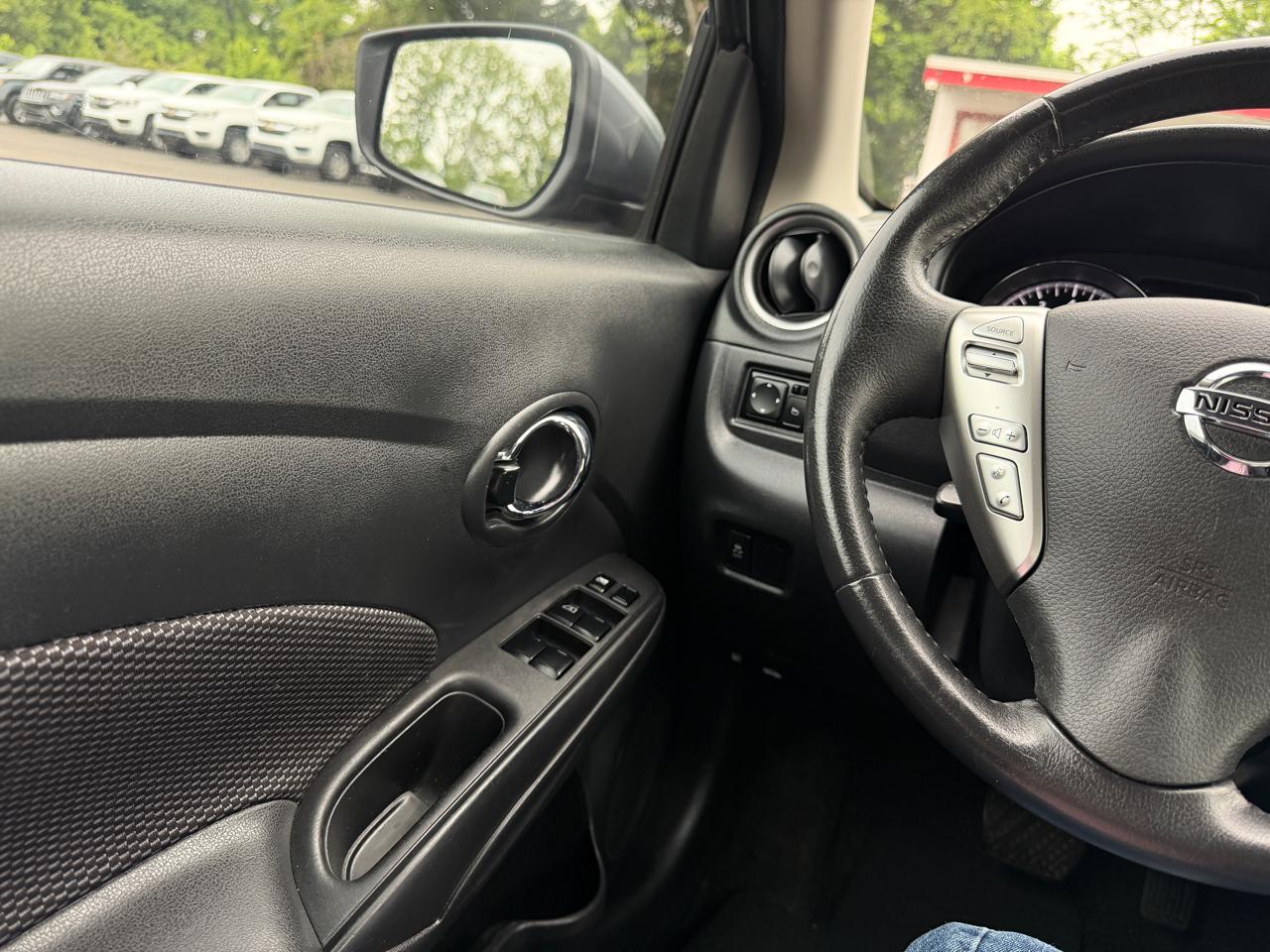 Nissan Versa SV 2019