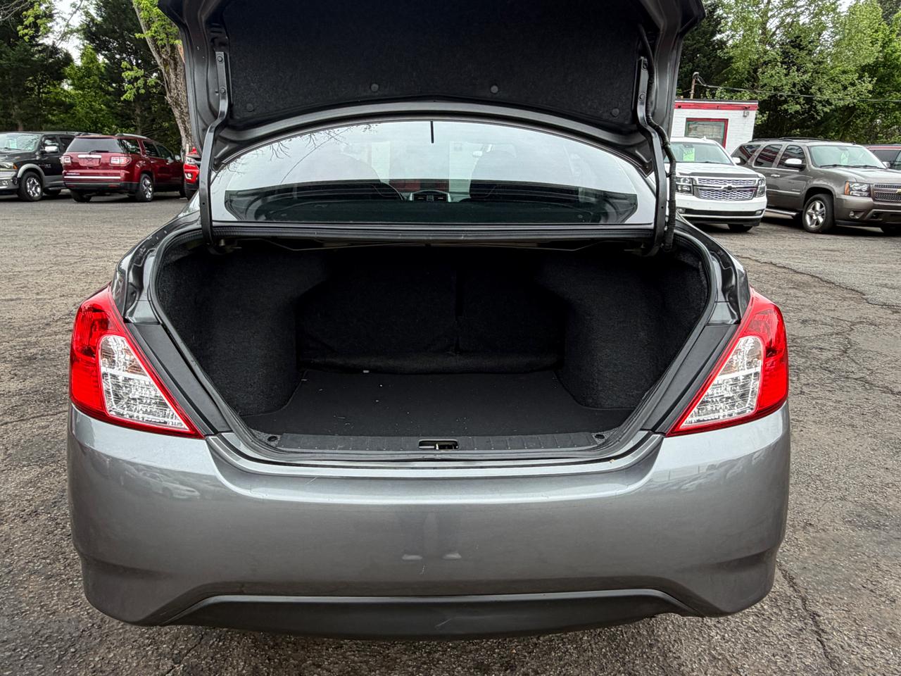 Nissan Versa SV 2019